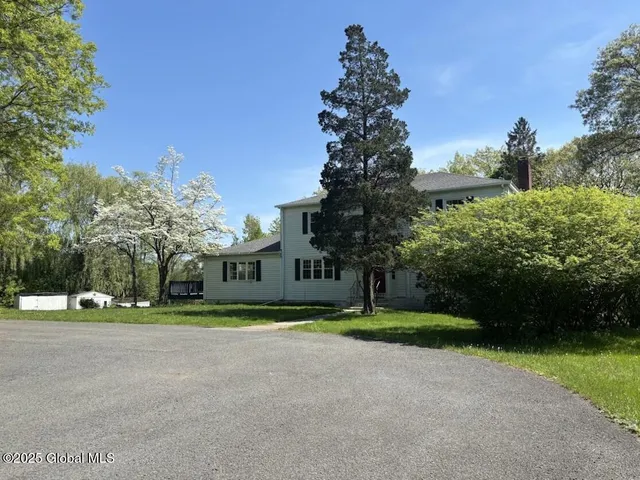 $2,800 | 4 Noonan Lane, Albany, NY 12209