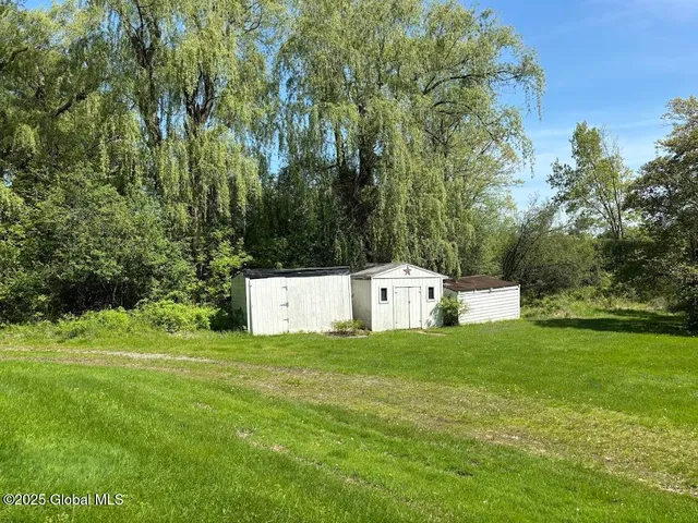 $2,800 | 4 Noonan Lane, Albany, NY 12209