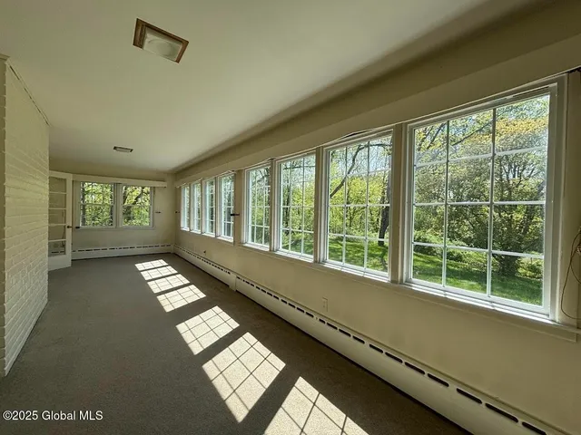 $2,800 | 4 Noonan Lane, Albany, NY 12209