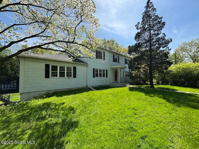 $2,800 | 4 Noonan Lane, Albany, NY 12209