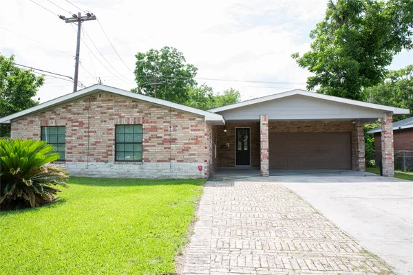 $3,200 | 12218 Hillcroft Street, Houston, TX 77035
