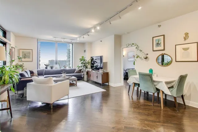 $4,000 | 435 West Erie Street, Unit 908, Chicago, IL 60654