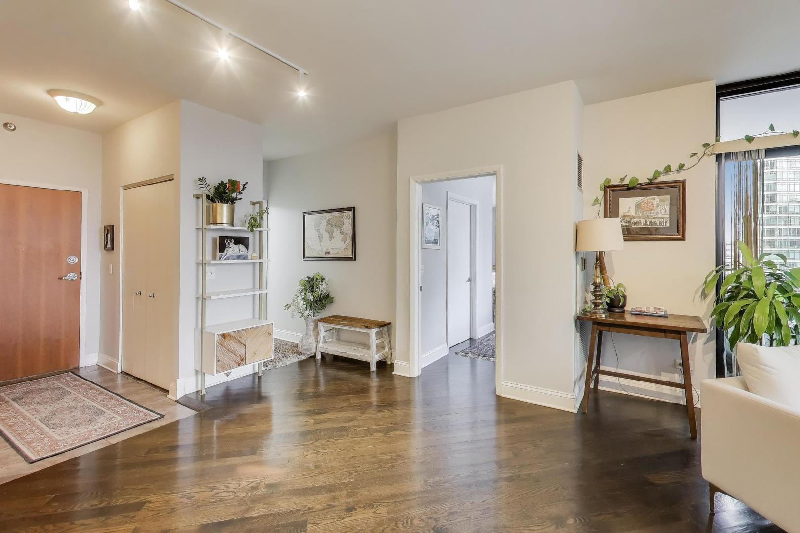 435 West Erie Street, Unit 908 Chicago, IL 60654 - Photo 13 of 46