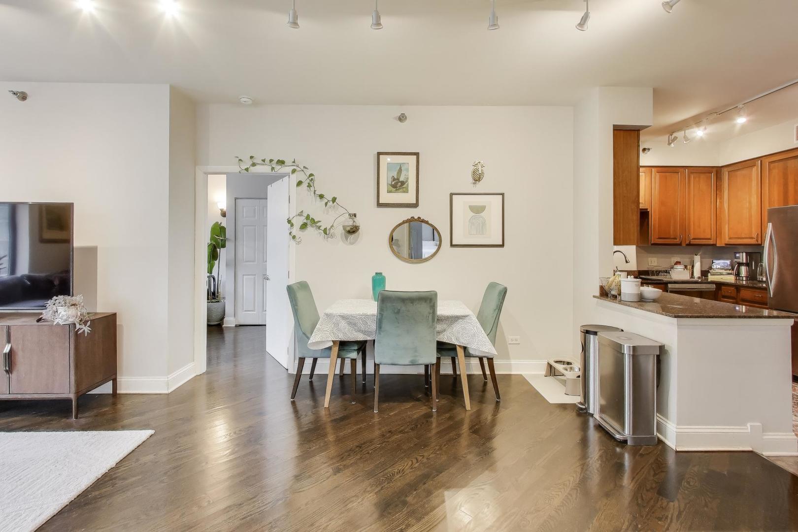 435 West Erie Street, Unit 908 Chicago, IL 60654 - Photo 14 of 46