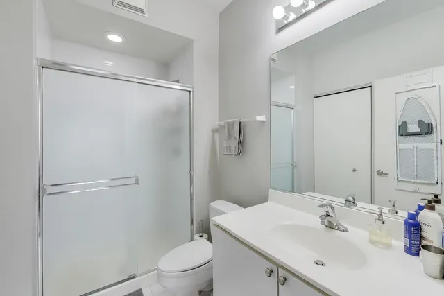 $4,000 | 435 West Erie Street, Unit 908, Chicago, IL 60654