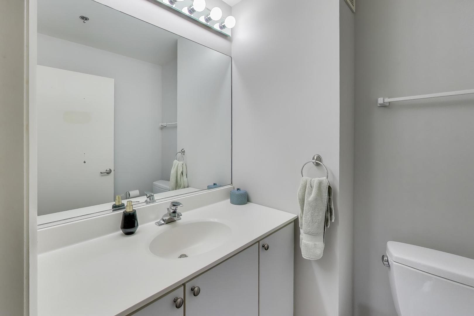 435 West Erie Street, Unit 908 Chicago, IL 60654 - Photo 28 of 46