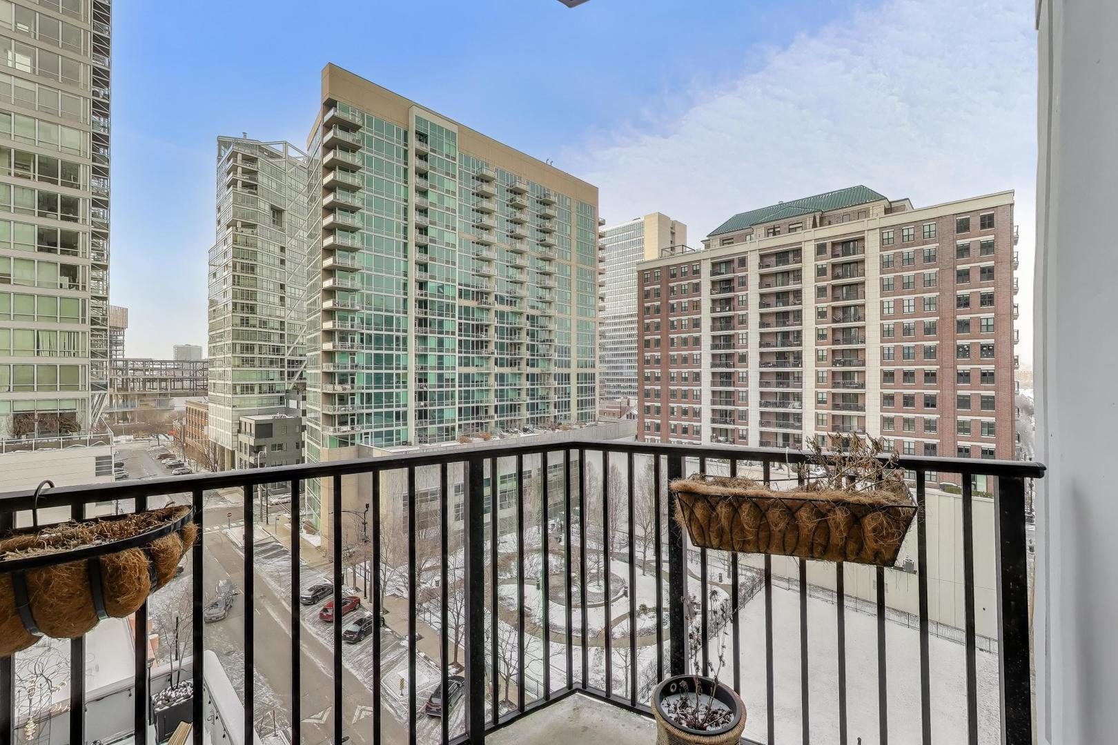 435 West Erie Street, Unit 908 Chicago, IL 60654 - Photo 29 of 46