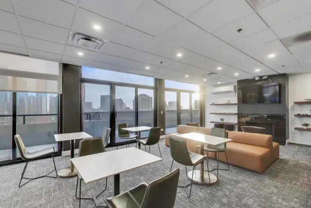 $4,000 | 435 West Erie Street, Unit 908, Chicago, IL 60654