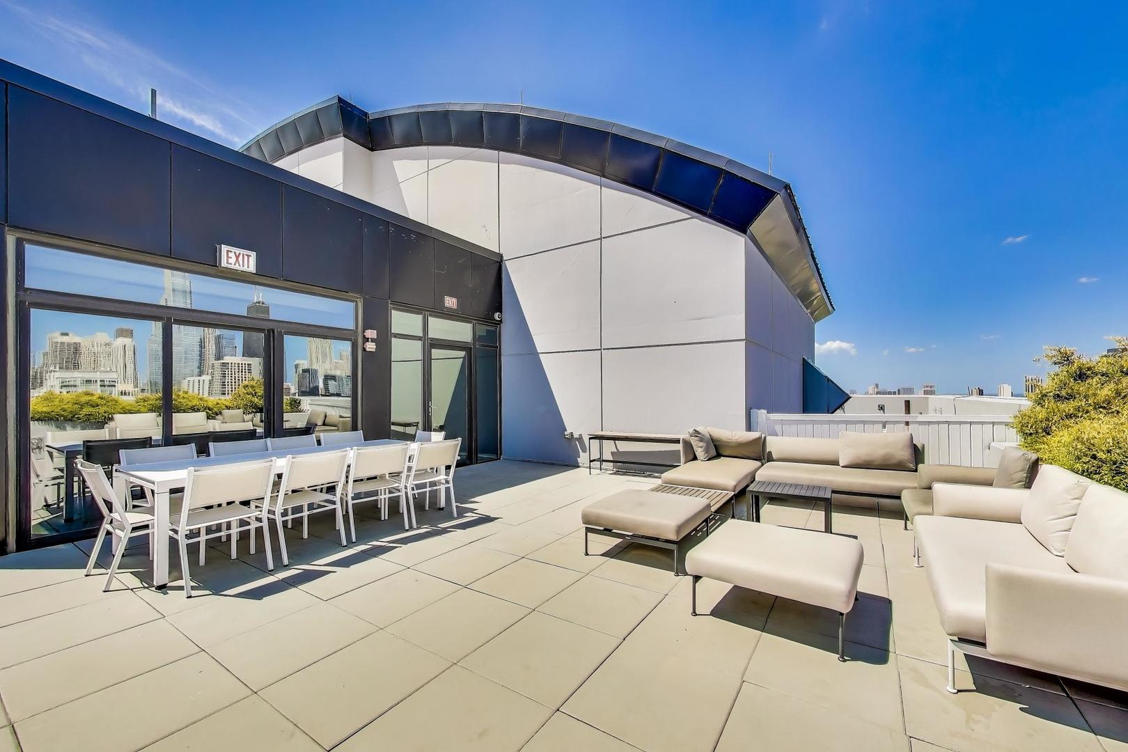 435 West Erie Street, Unit 908 Chicago, IL 60654 - Photo 39 of 46