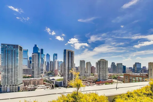 $4,000 | 435 West Erie Street, Unit 908, Chicago, IL 60654