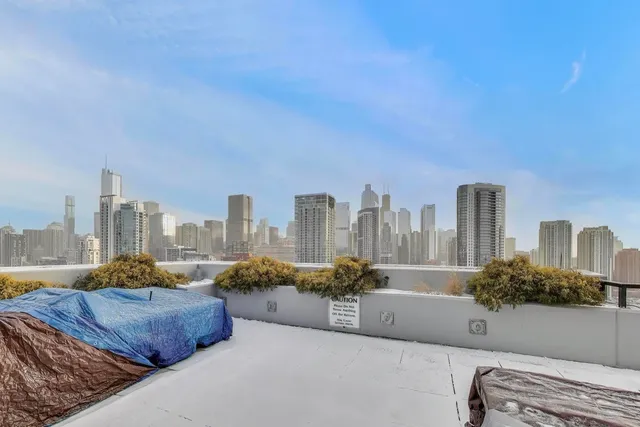 $4,000 | 435 West Erie Street, Unit 908, Chicago, IL 60654