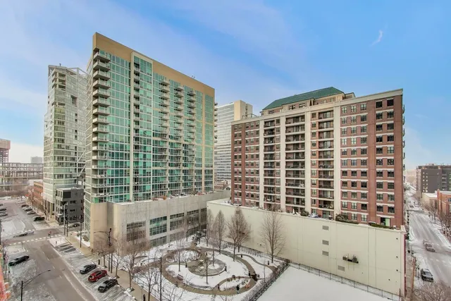 $4,000 | 435 West Erie Street, Unit 908, Chicago, IL 60654