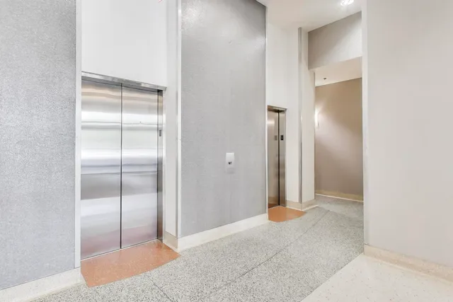 $4,000 | 435 West Erie Street, Unit 908, Chicago, IL 60654