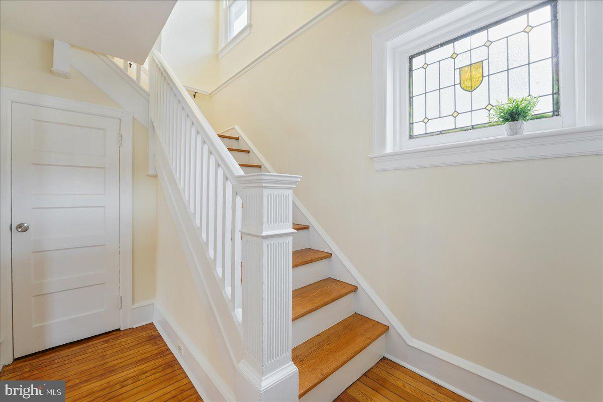 2530 East County Line Road Ardmore, PA 19003 - Photo 2 of 27 Hallway w Closet