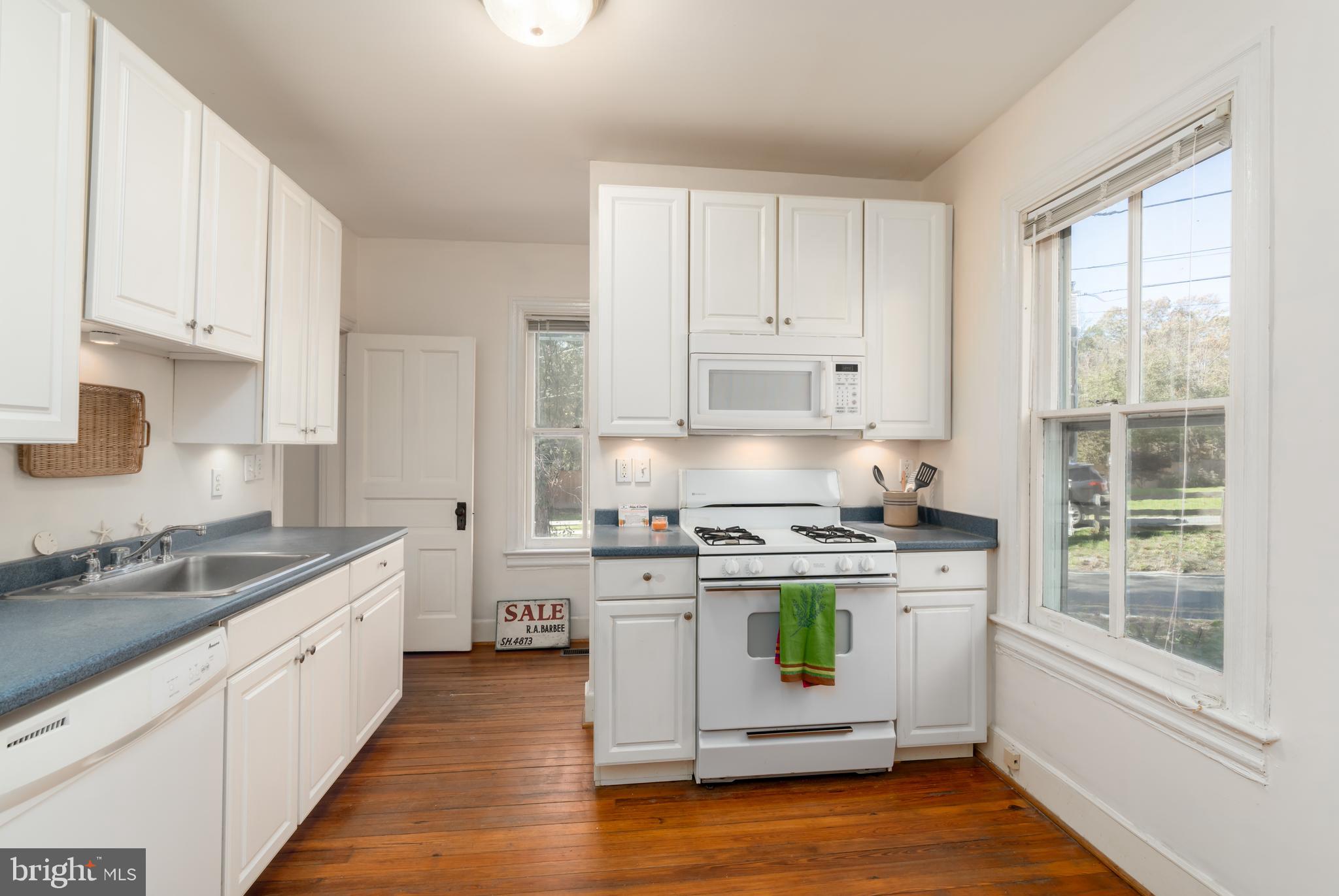 9809 Capitol View Avenue Silver Spring, MD 20910 - Photo 12 of 32 Gallery Image 12