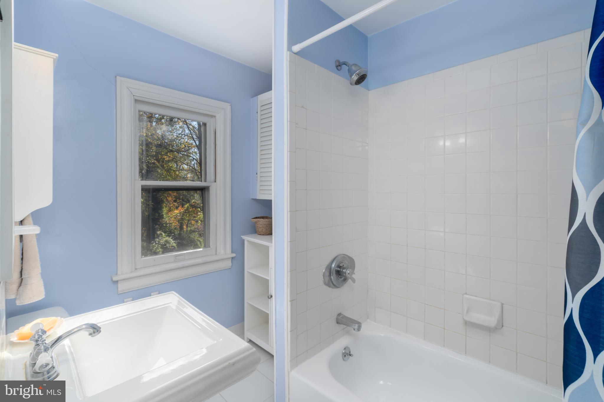 9809 Capitol View Avenue Silver Spring, MD 20910 - Photo 22 of 32 The Full Bath on the second level