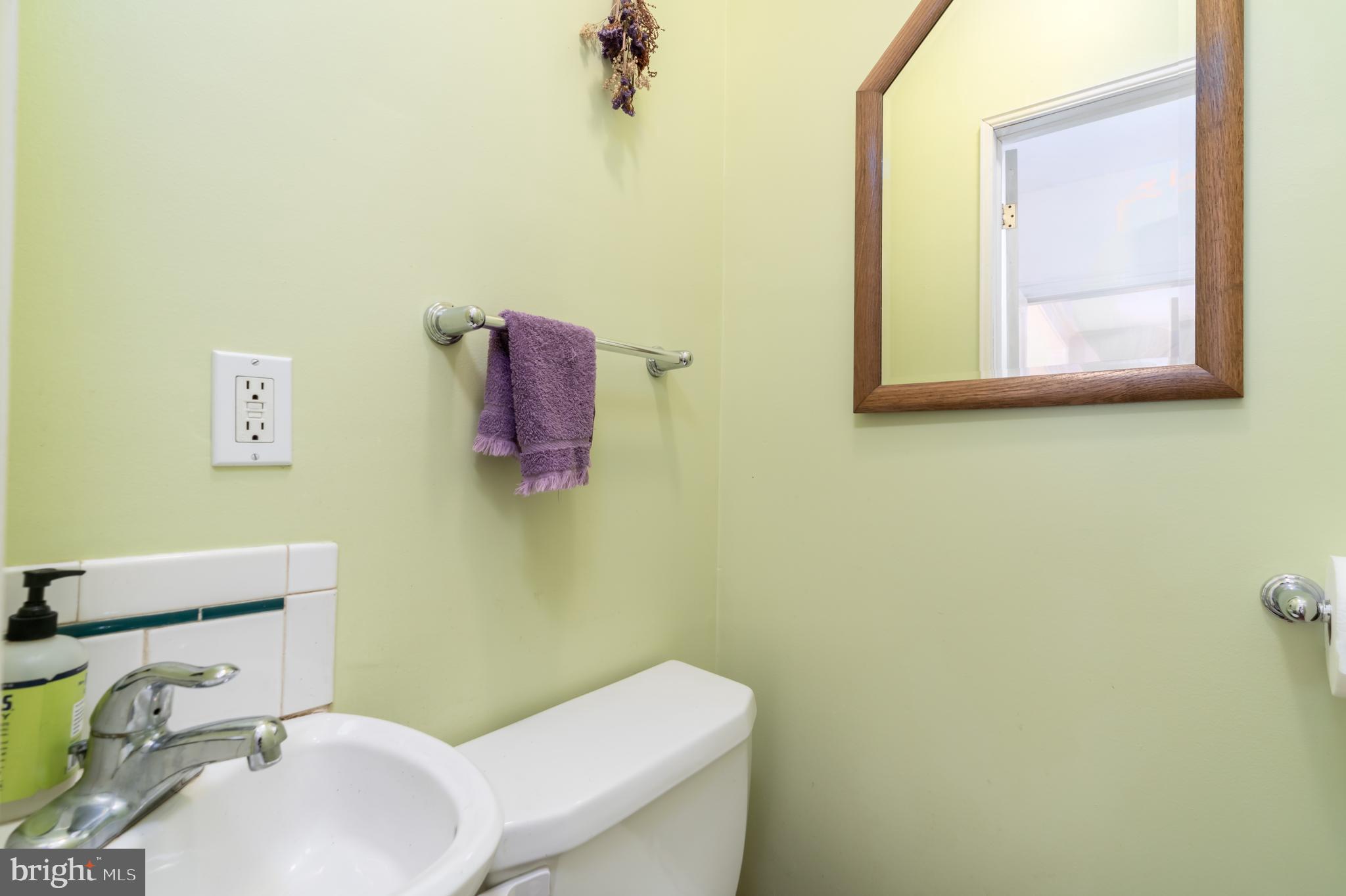 9809 Capitol View Avenue Silver Spring, MD 20910 - Photo 10 of 32 First level powder room
