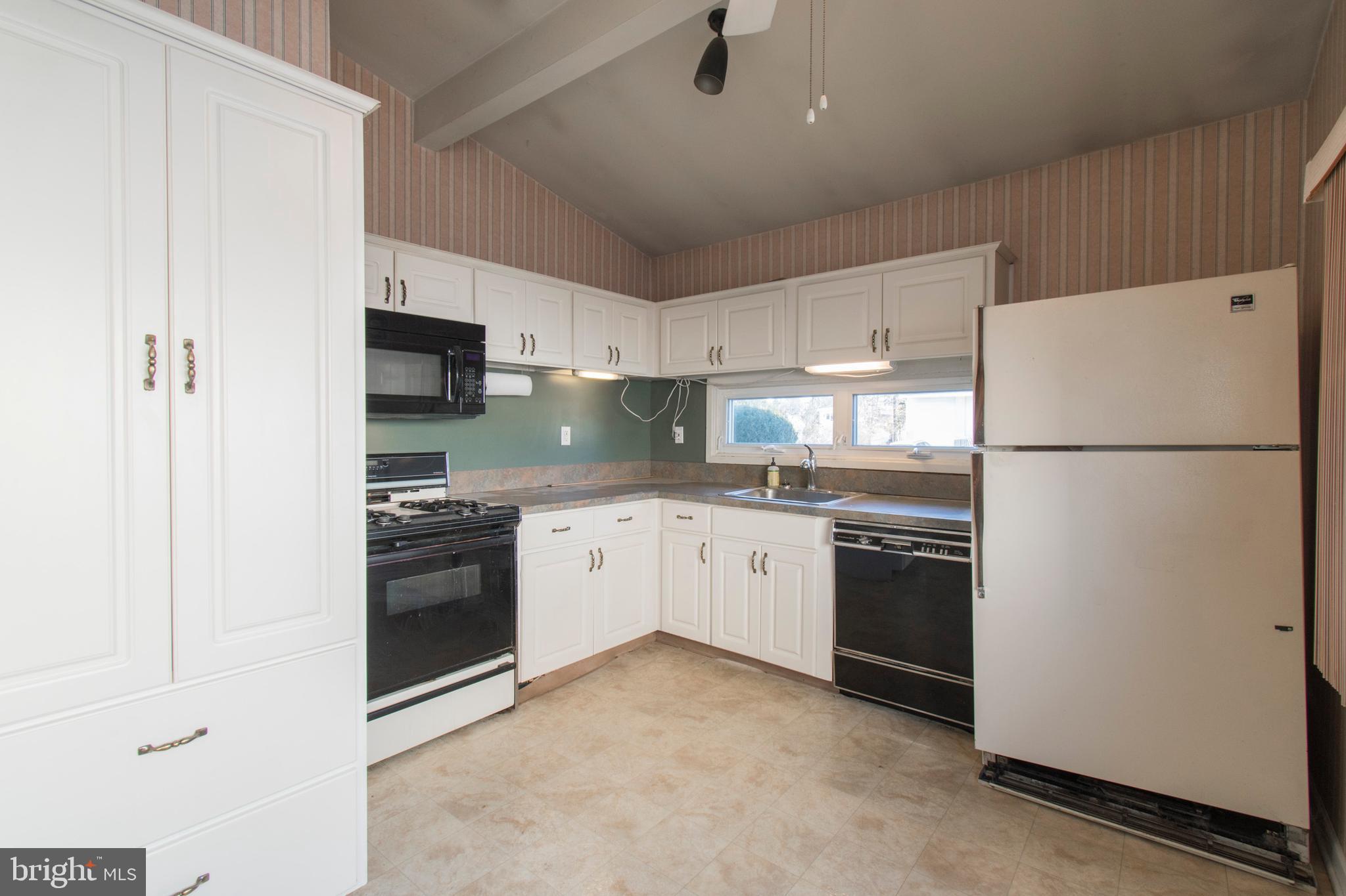 408 Haywood Road Ambler, PA 19002 - Photo 12 of 26 Gallery Image 12