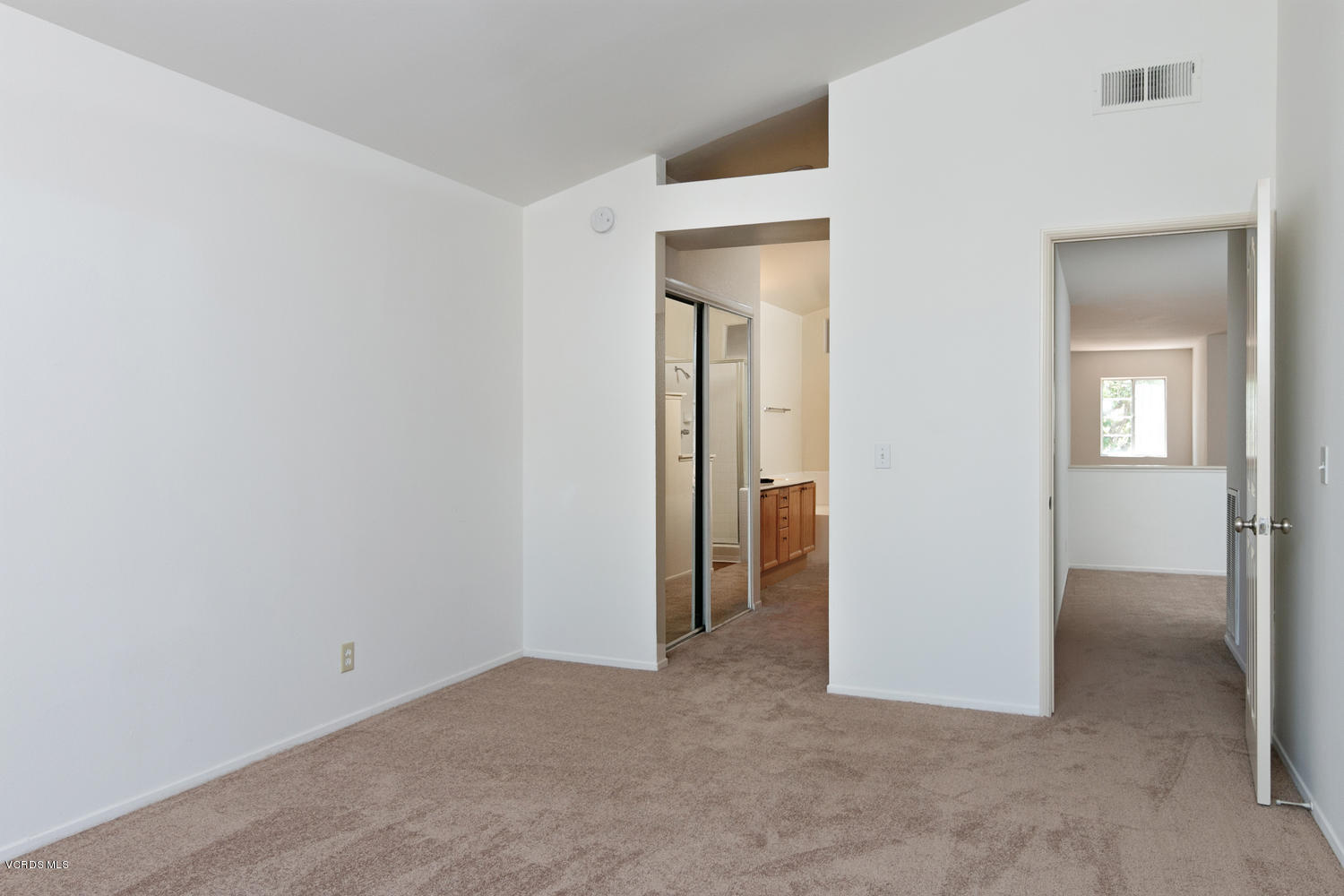 1322 Nautical Way Oxnard, CA 93030 - Photo 11 of 17 1322 Nautical Way-012-002-Master Bedroom