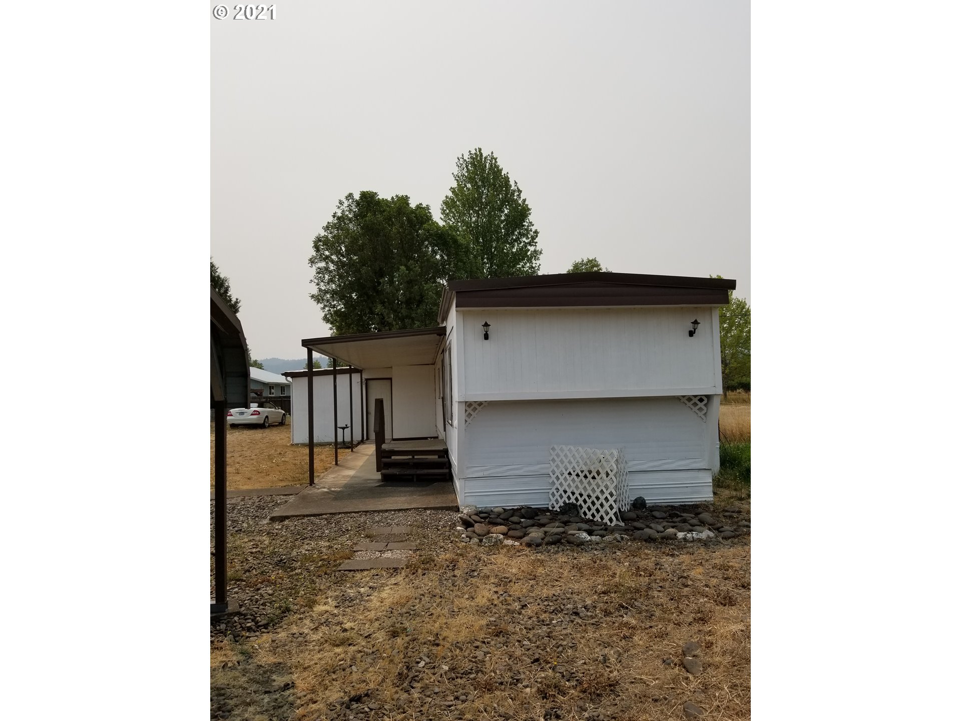 3397 Nonpareil Road Sutherlin, OR 97479 - Photo 3 of 11