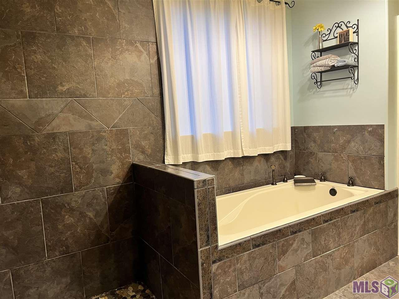 34991 Clinton Allen Road Denham Springs, LA 70706 - Photo 17 of 28