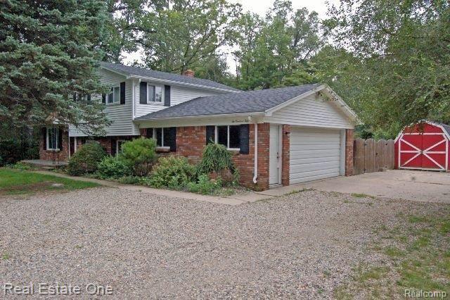 250 East Romeo Road Oakland, MI 48363 - Photo 1 of 16 Front View - Side