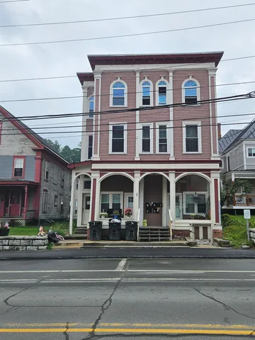 $925 | 21 South Main Street, Unit 6, Lisbon, NH 03585