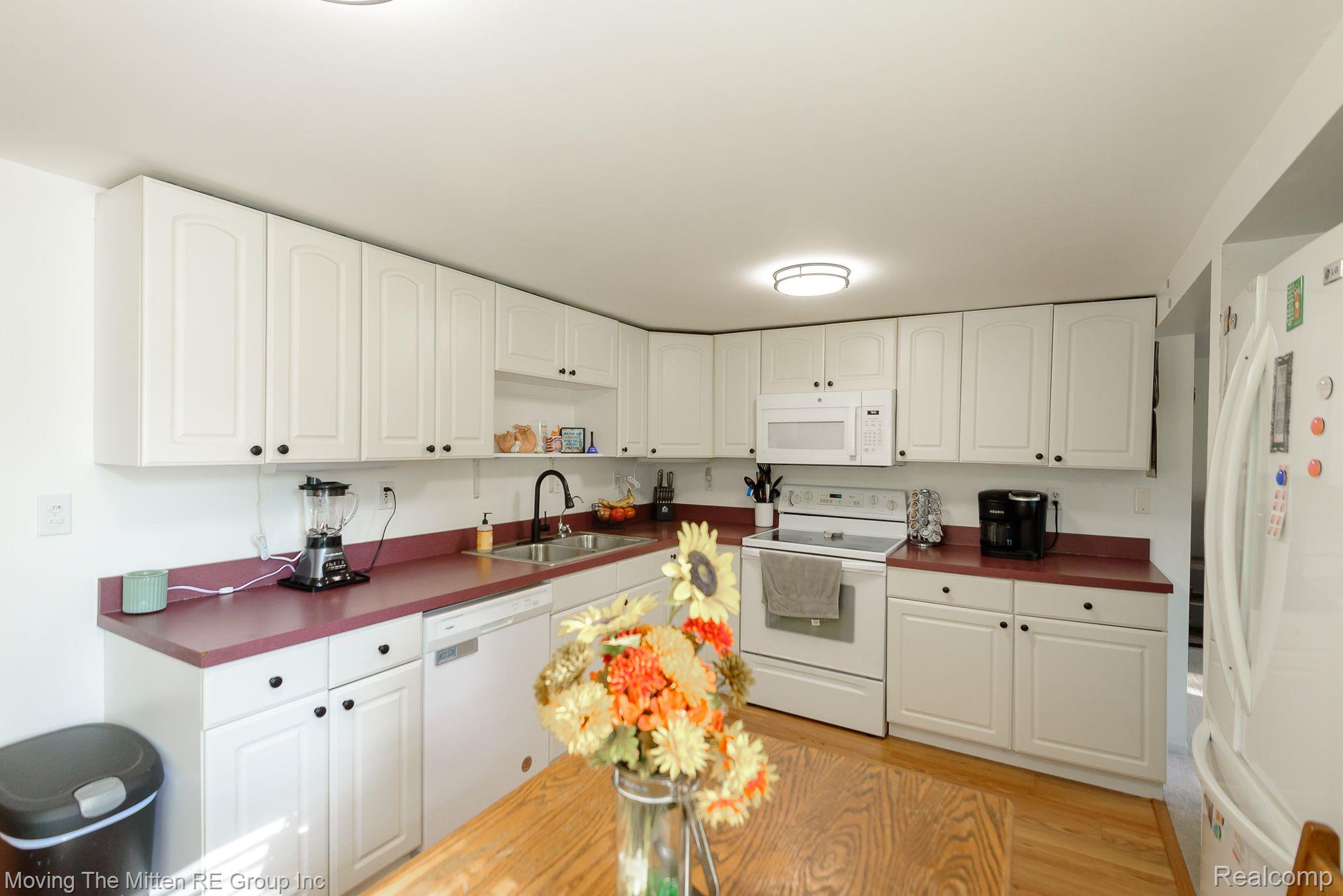 18571 Savage Road Belleville, MI 48111 - Photo 6 of 46 Gallery Image 6