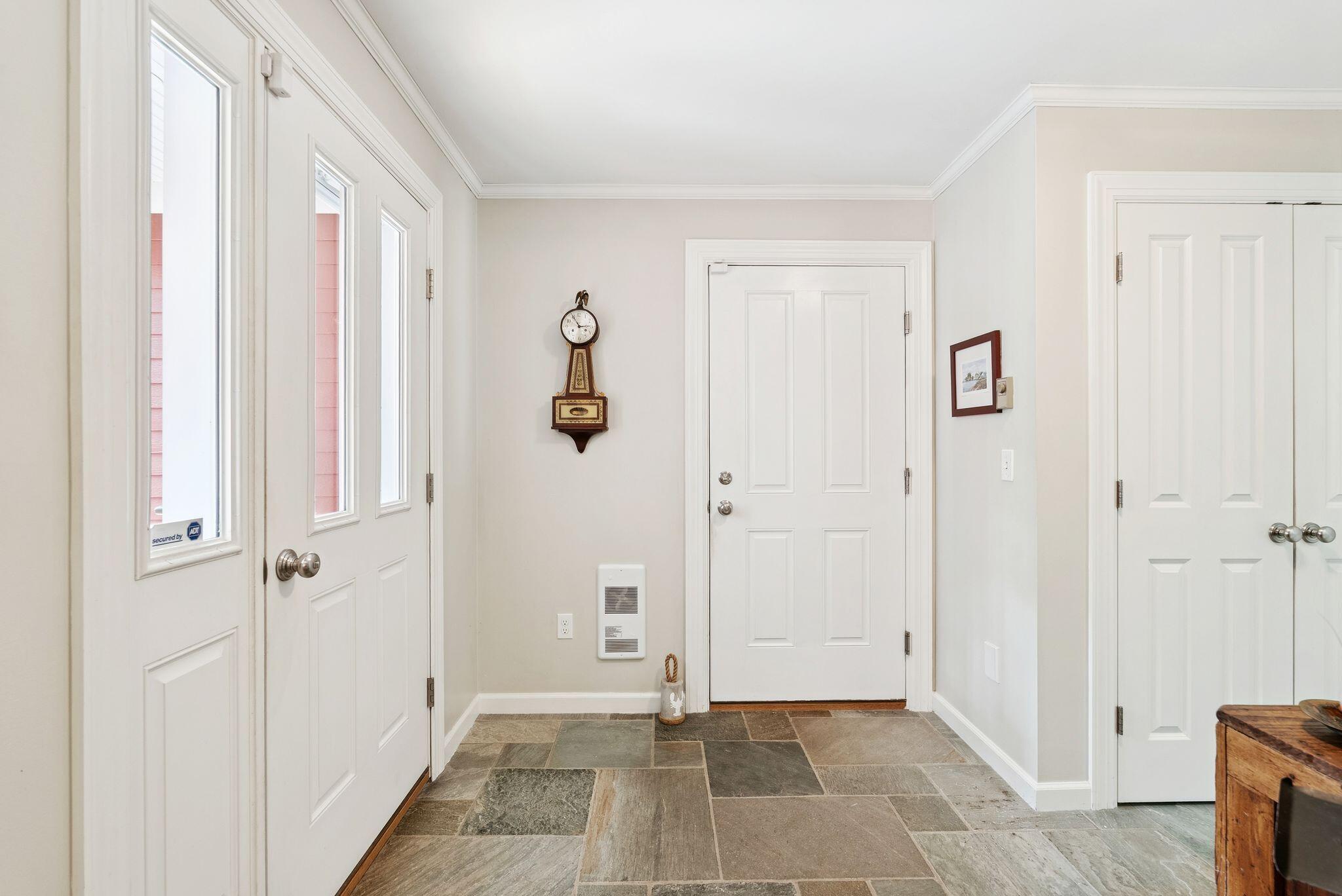 59 Tuttle Road Cumberland, ME 04021 - Photo 5 of 45 Entry