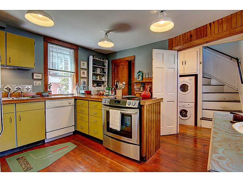 49 Church Street Warren, RI 02885 - Photo 7 of 25 Kitchen.