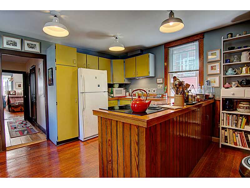 49 Church Street Warren, RI 02885 - Photo 8 of 25 Kitchen.