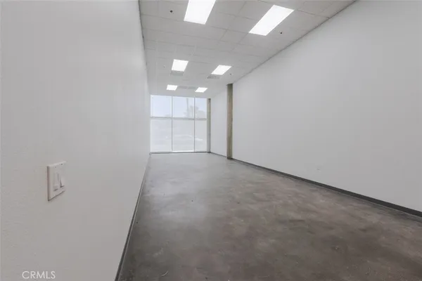 $7 | 750 South Oxford Avenue, Los Angeles, CA 90005