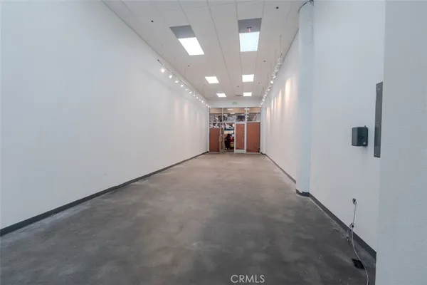 $7 | 750 South Oxford Avenue, Los Angeles, CA 90005