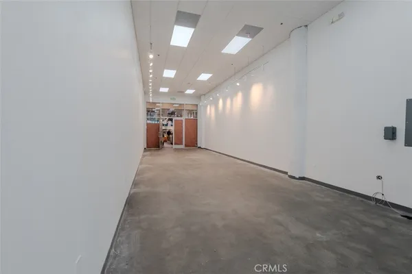 $7 | 750 South Oxford Avenue, Los Angeles, CA 90005