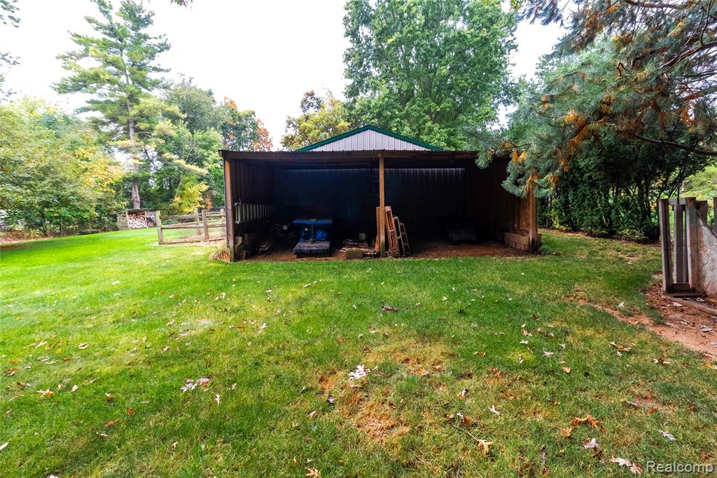 2672 North Lapeer Road Lapeer, MI 48446 - Photo 11 of 46