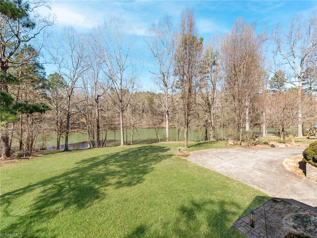 4496 Cotswold Road Pfafftown, NC 27040 - Photo 32 of 35 Gallery Image 32