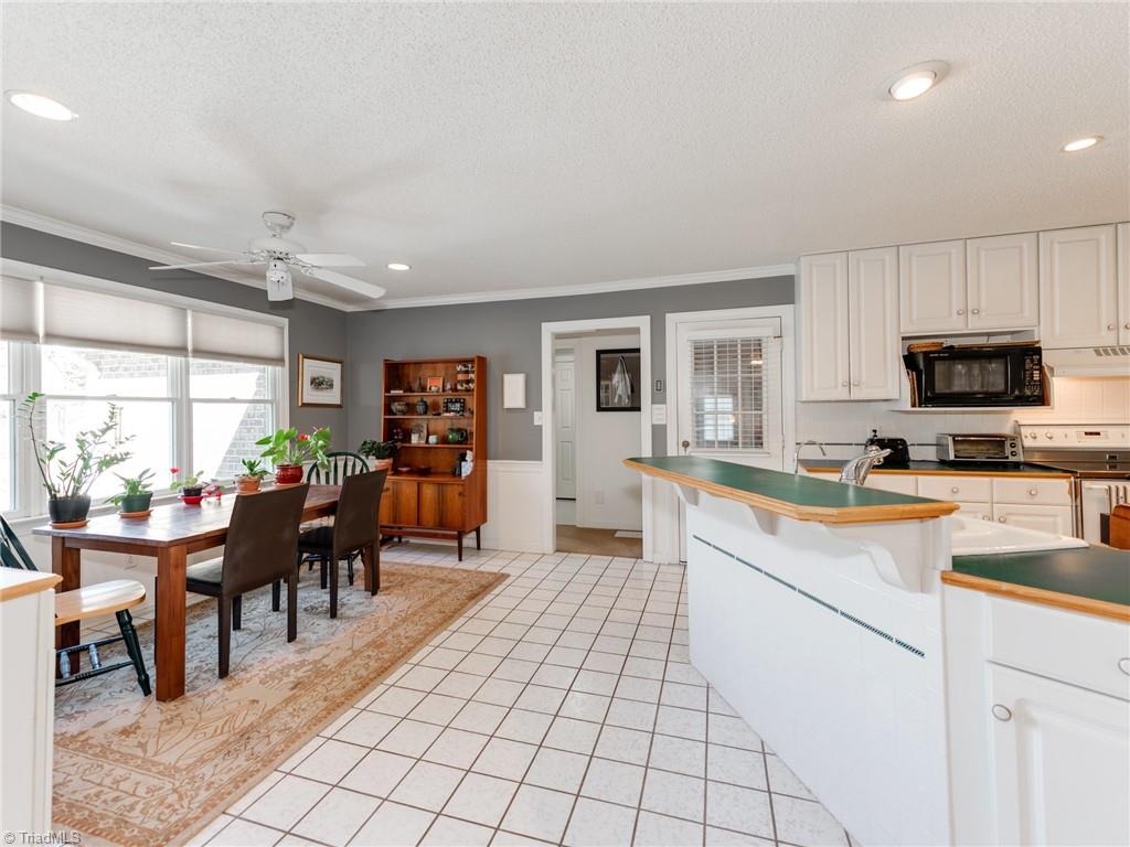 4496 Cotswold Road Pfafftown, NC 27040 - Photo 10 of 35 Gallery Image 10
