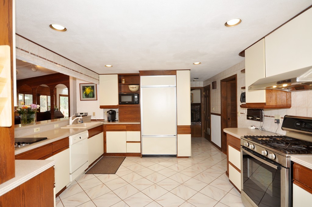 140 Liberty Square Road Boxborough, MA 01719 - Photo 11 of 29