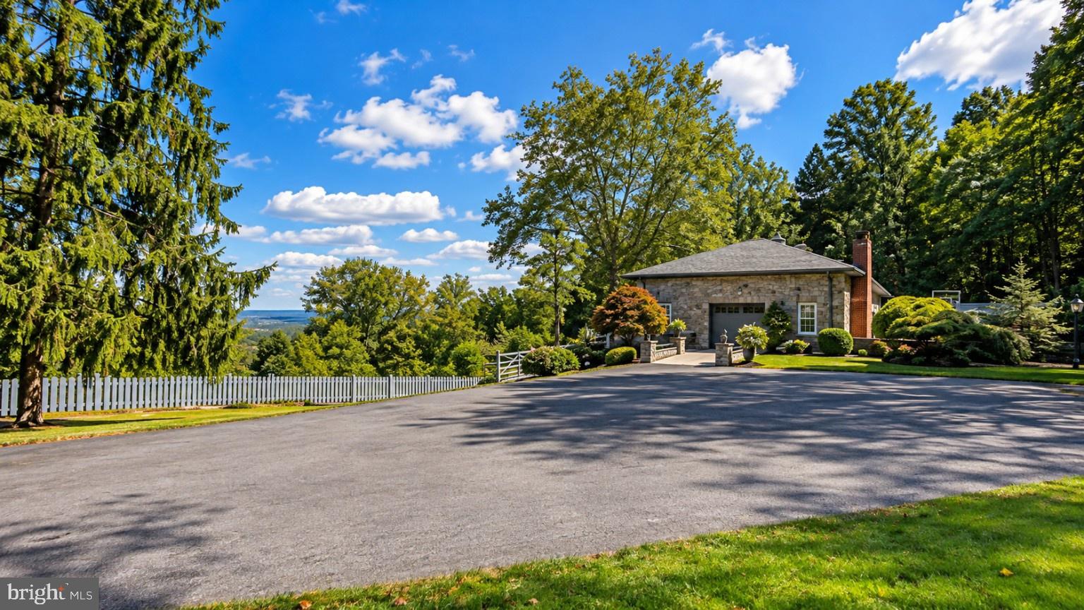 99 Grandview Road Wernersville, PA 19565 - Photo 10 of 83 Gallery Image 10