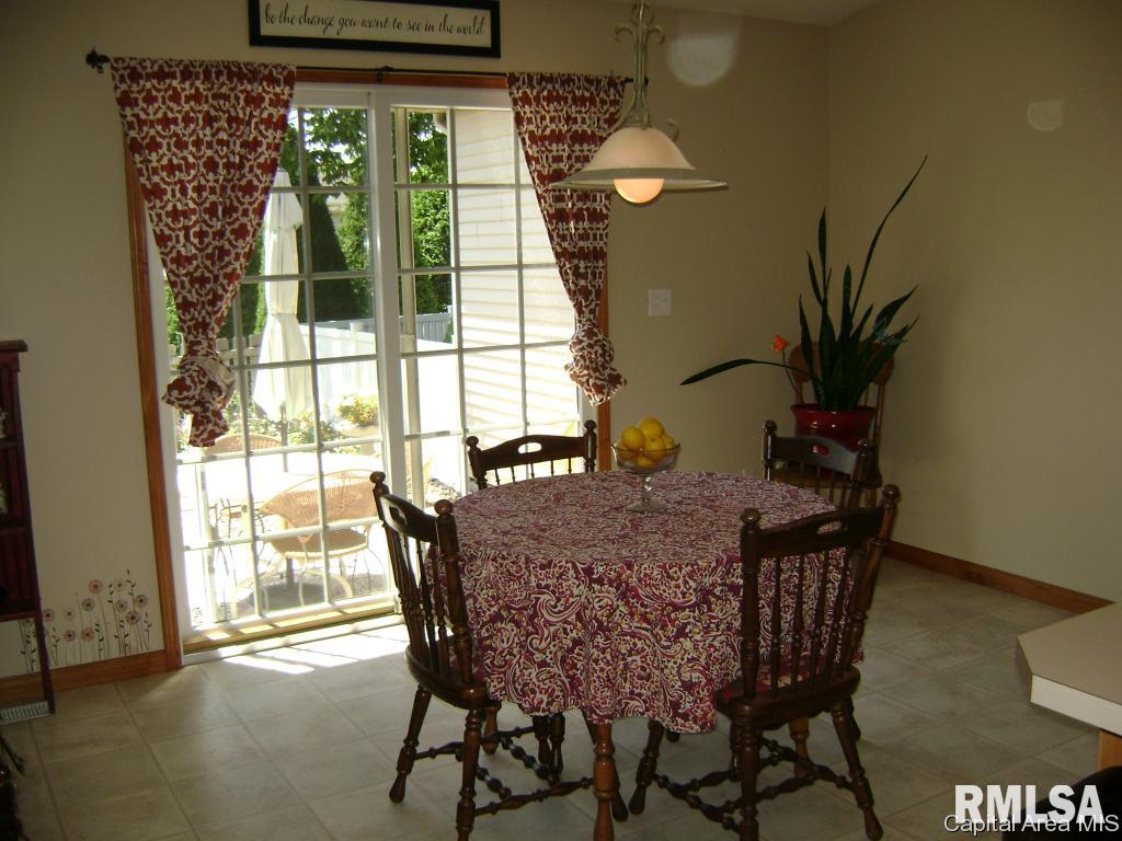 2719 Kitty Hawk Court Springfield, IL 62711 - Photo 9 of 20