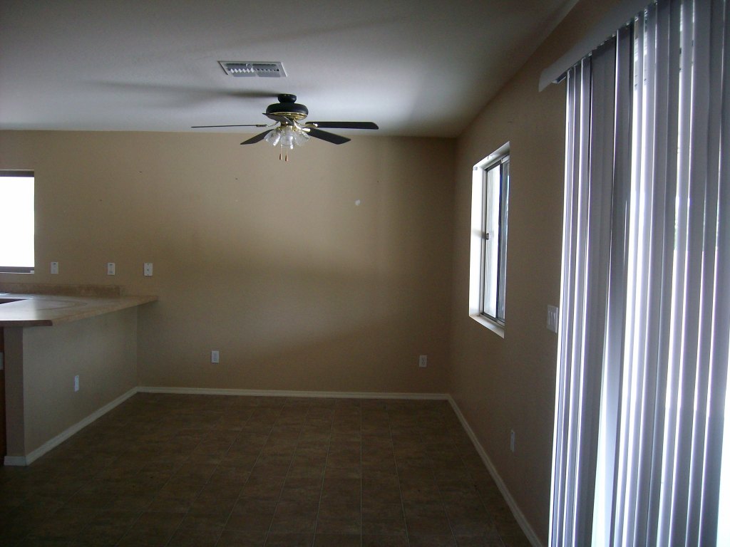 8401 West Payson Road Tolleson, AZ 85353 - Photo 4 of 12 DINING AREA