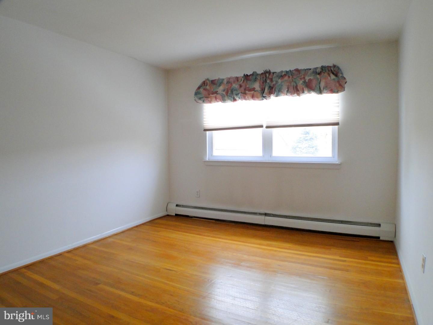 10812 Rayland Road Philadelphia, PA 19154 - Photo 18 of 25 Gallery Image 18