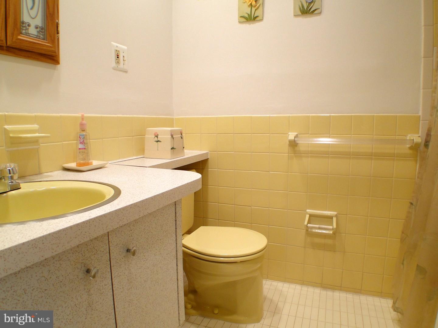 10812 Rayland Road Philadelphia, PA 19154 - Photo 21 of 25 Gallery Image 21