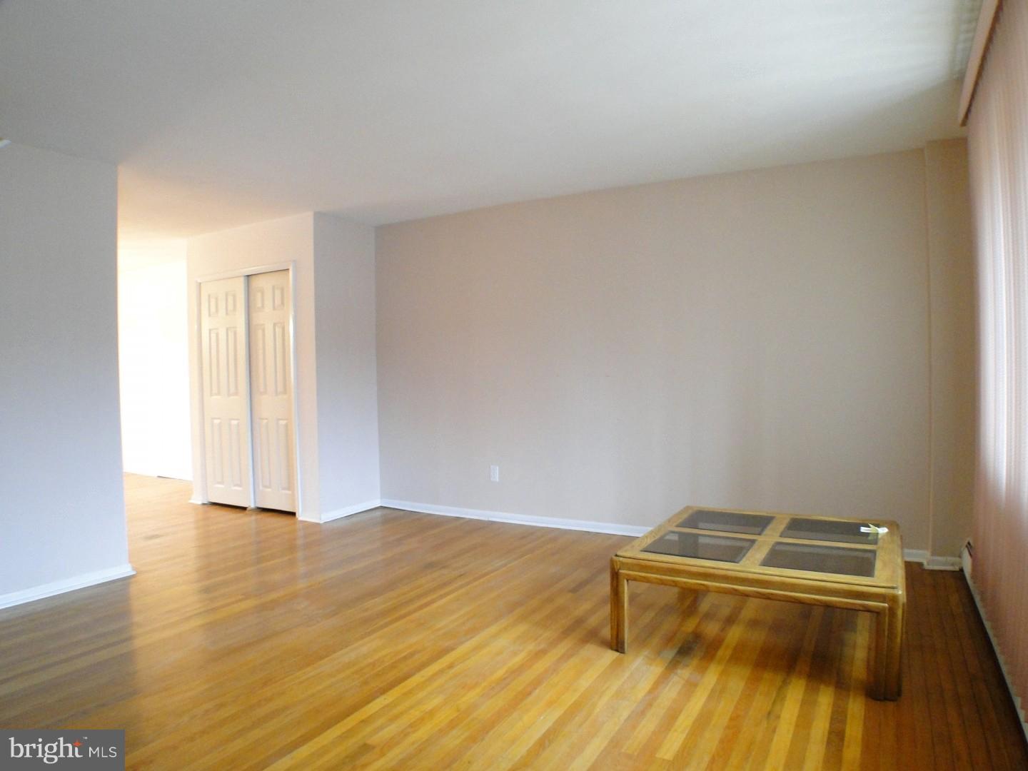 10812 Rayland Road Philadelphia, PA 19154 - Photo 4 of 25 Gallery Image 4