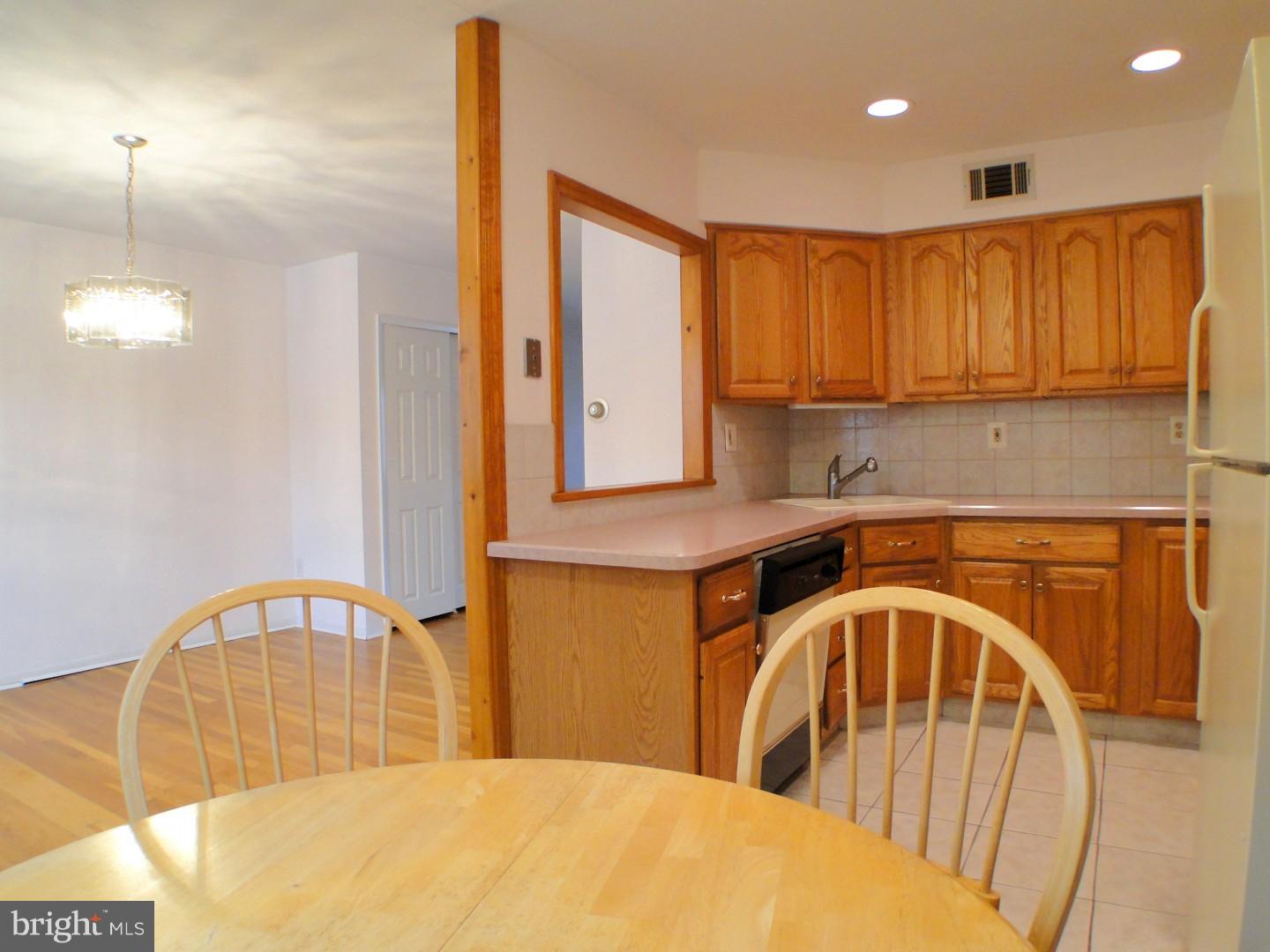 10812 Rayland Road Philadelphia, PA 19154 - Photo 8 of 25 Gallery Image 8