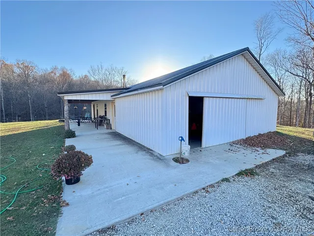 $214,900 | 9781 East New Philadelphia Road, Salem, IN 47167