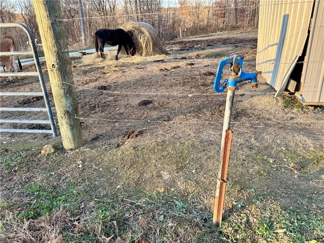 $214,900 | 9781 East New Philadelphia Road, Salem, IN 47167