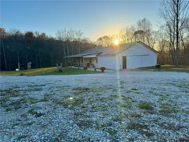 $214,900 | 9781 East New Philadelphia Road, Salem, IN 47167