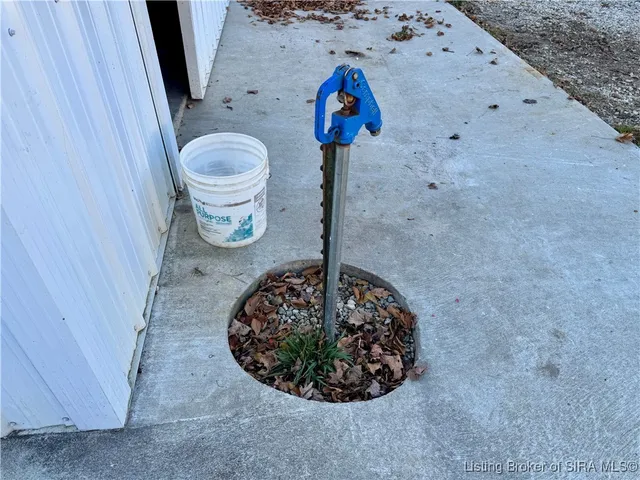 $214,900 | 9781 East New Philadelphia Road, Salem, IN 47167