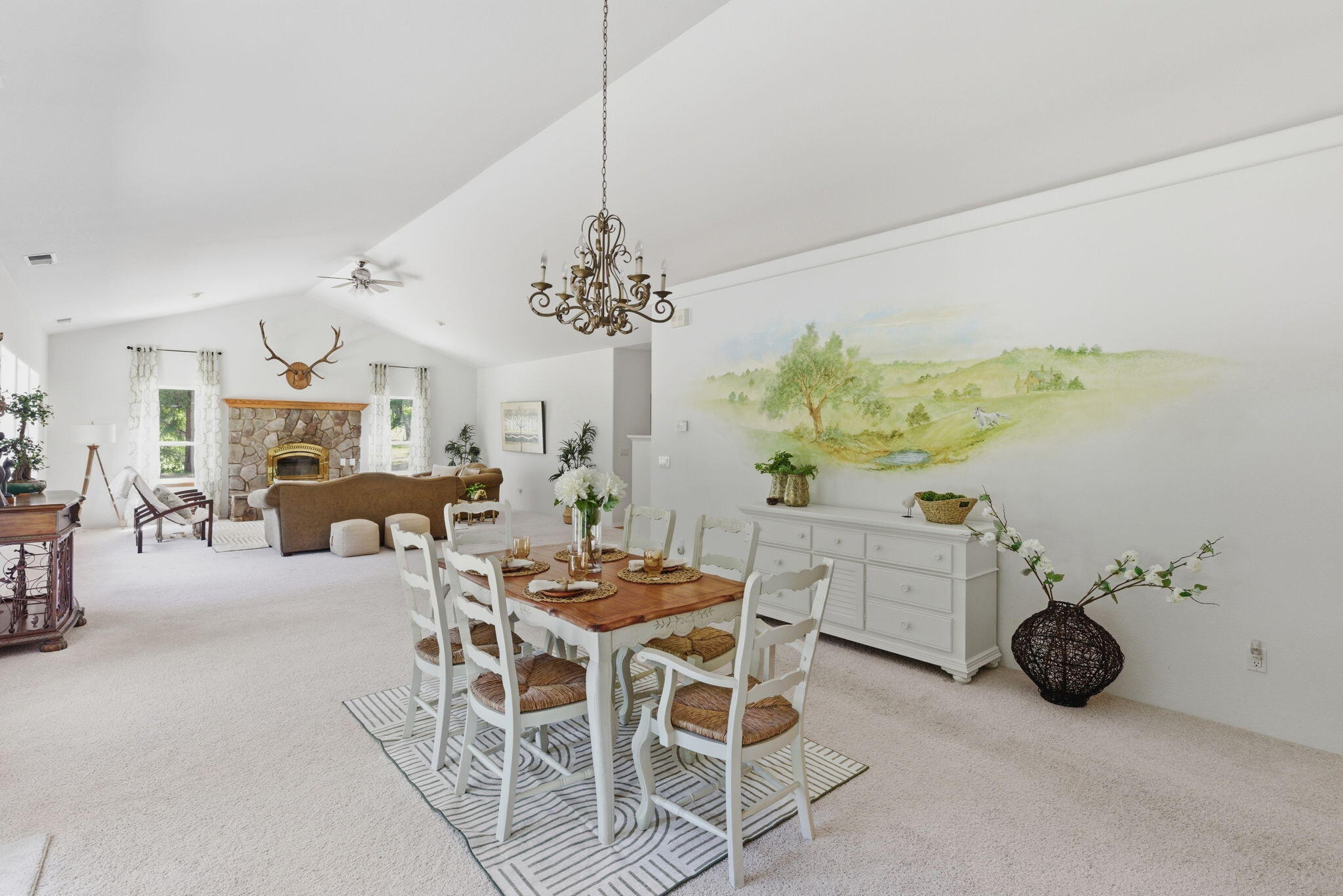 45 Marble Mountain Road Grants Pass, OR 97527 - Photo 6 of 40 Big open spaces for dining and living area.